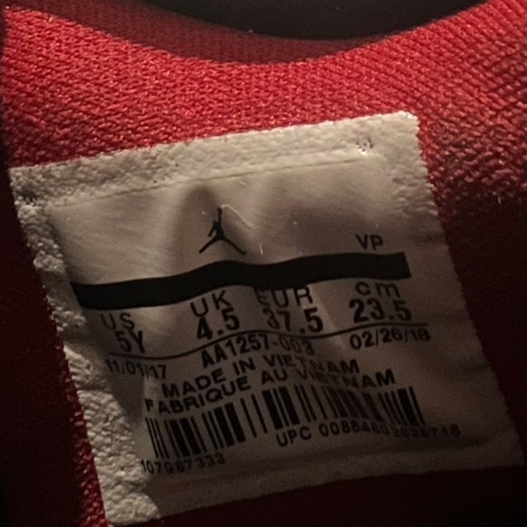 Nike Air Jordan XXXIi 32 Low Last Shot Basketball Running Shoes Youth Size 5 - Picture 4 of 13